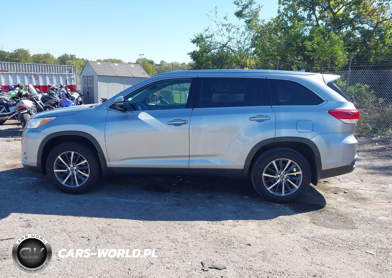 2019 Toyota Highlander Xle VIN:5TDJZRFH0KS576957 - 15
