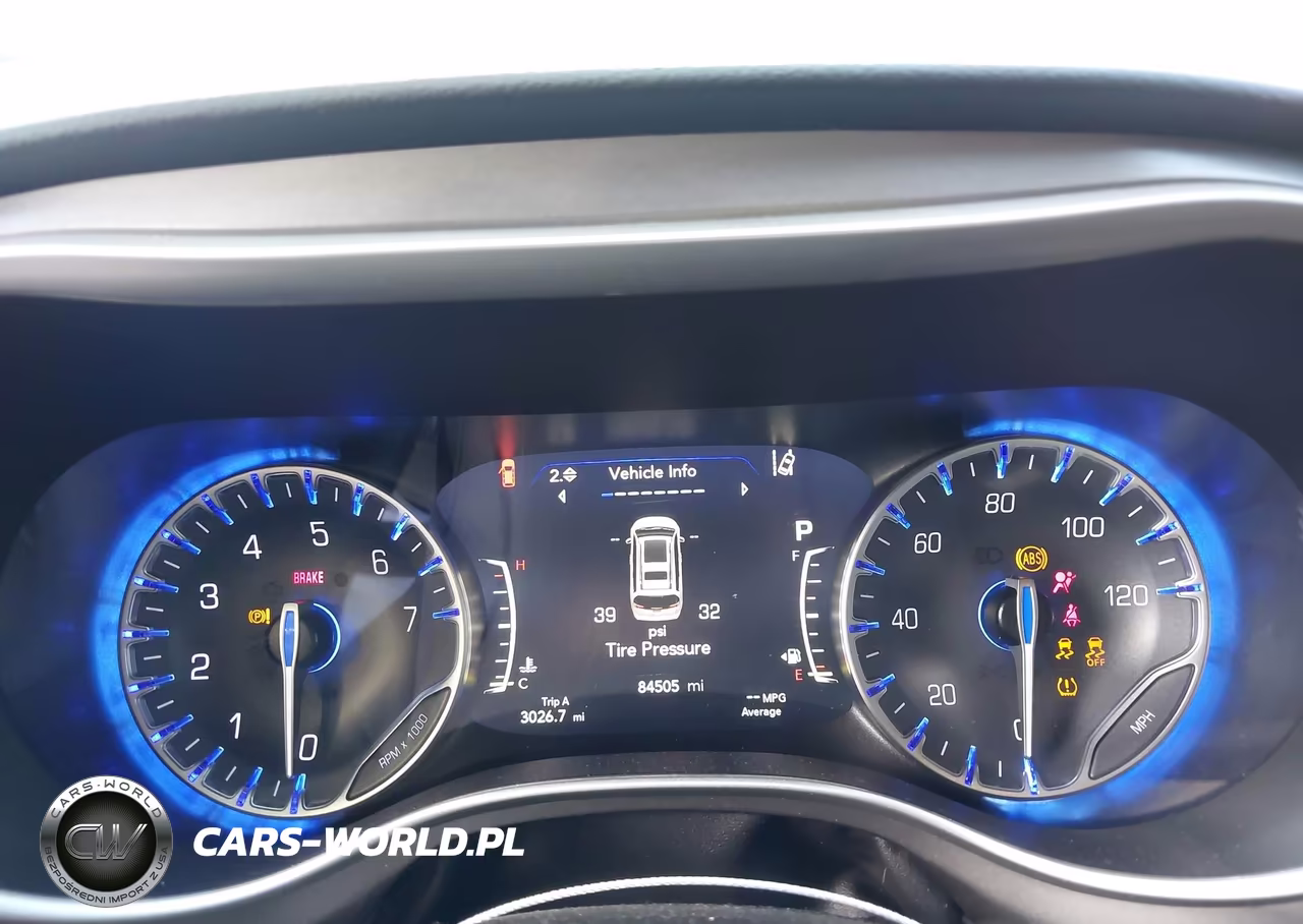 2023 Chrysler Pacifica Touring L VIN:2C4RC1BG2PR607693 - 7