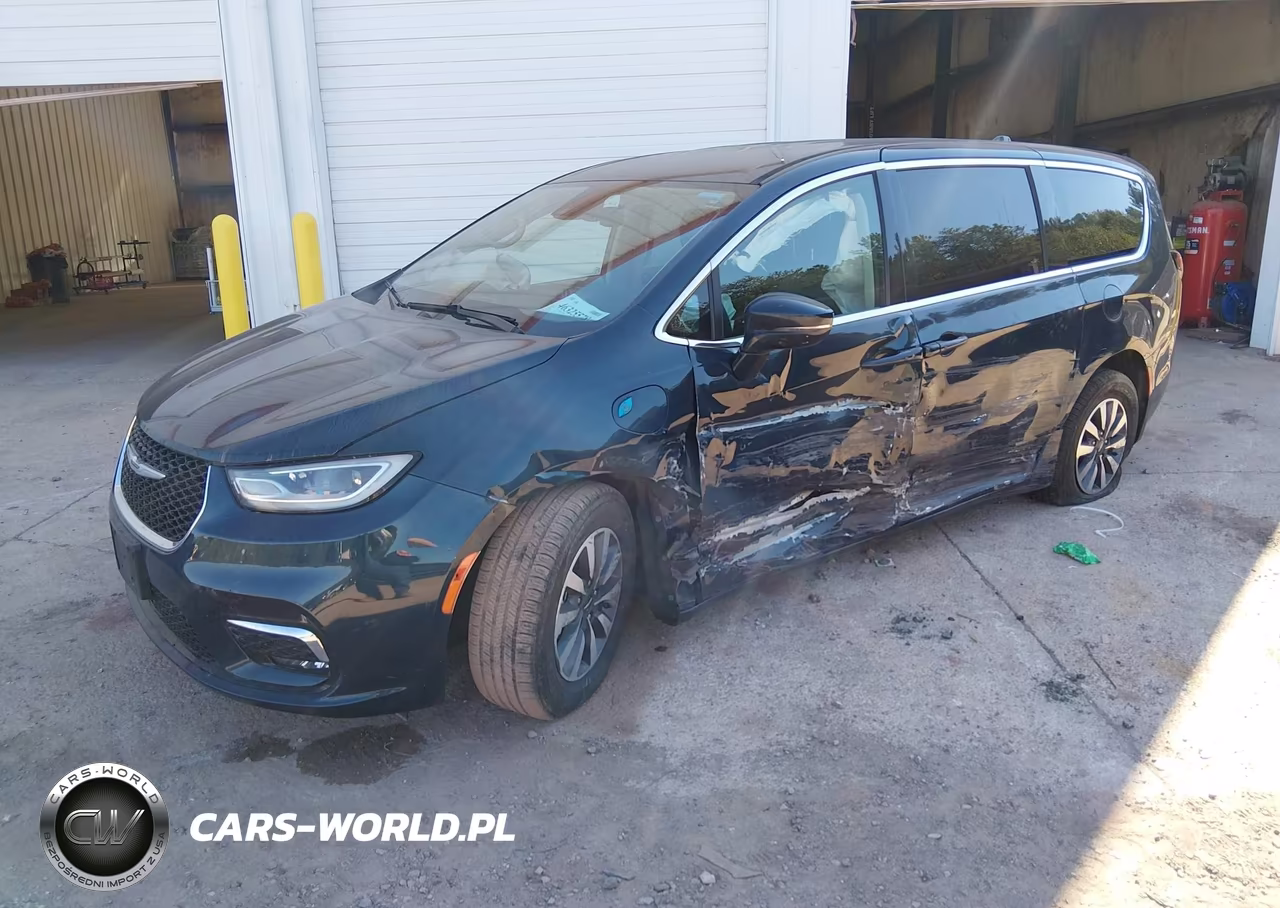 2022 Chrysler Pacifica Hybrid Touring L VIN:2C4RC1L70NR222113 - 2