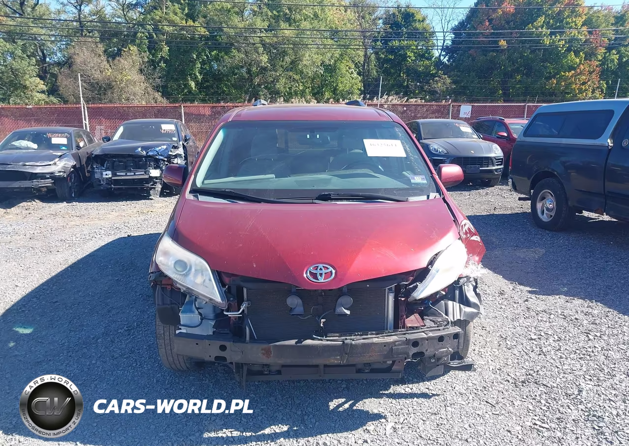 2015 Toyota Sienna Le VIN:5TDKK3DC3FS557936 - 13