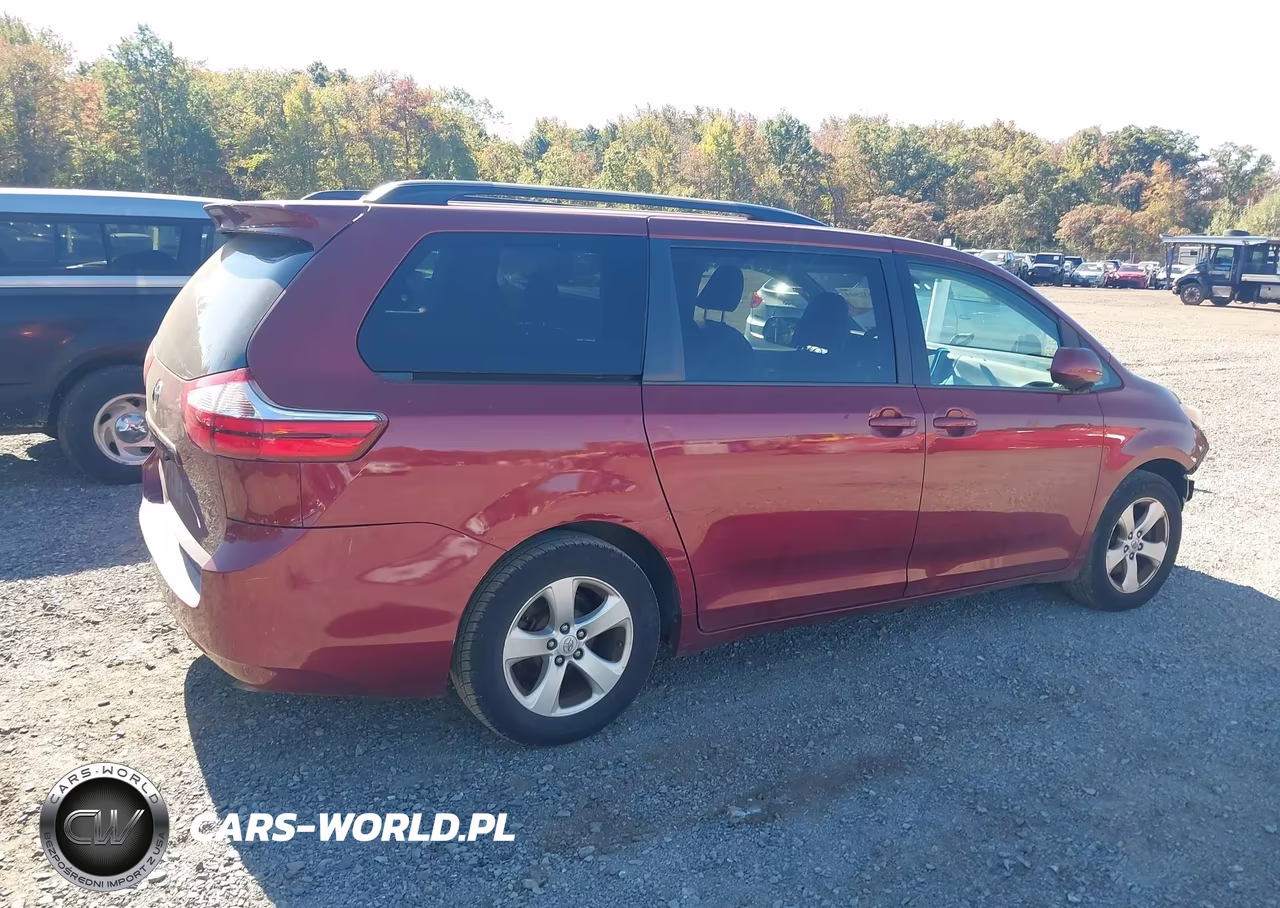 2015 Toyota Sienna Le VIN:5TDKK3DC3FS557936 - 19