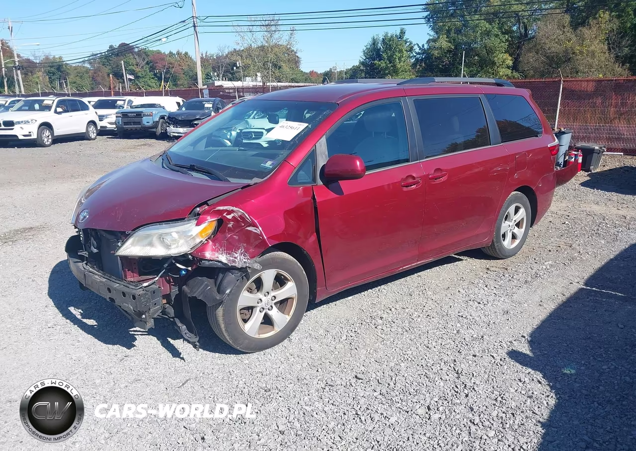 2015 Toyota Sienna Le VIN:5TDKK3DC3FS557936 - 2