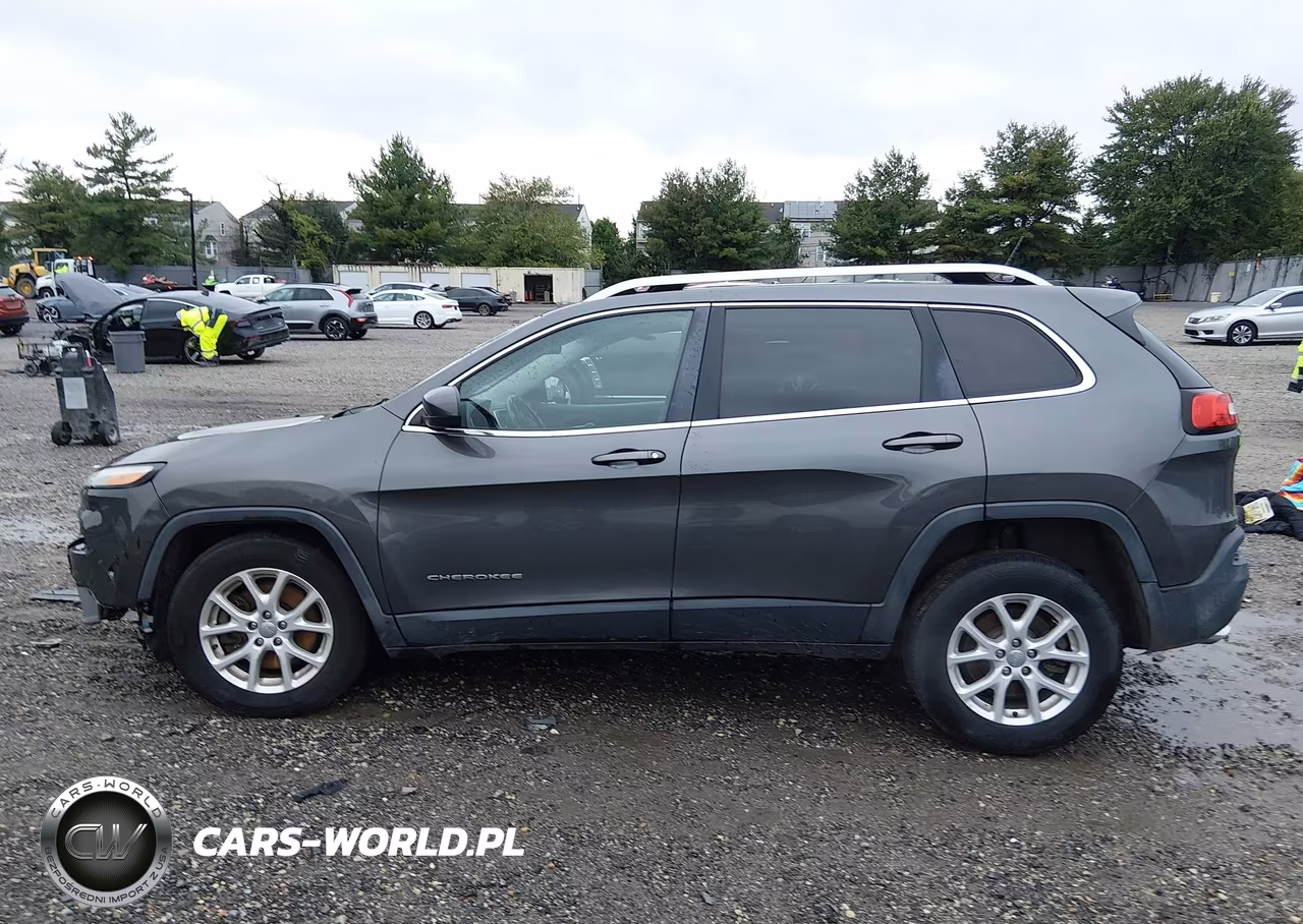 2014 Jeep Cherokee Latitude VIN:1C4PJMCS7EW137957 - 14