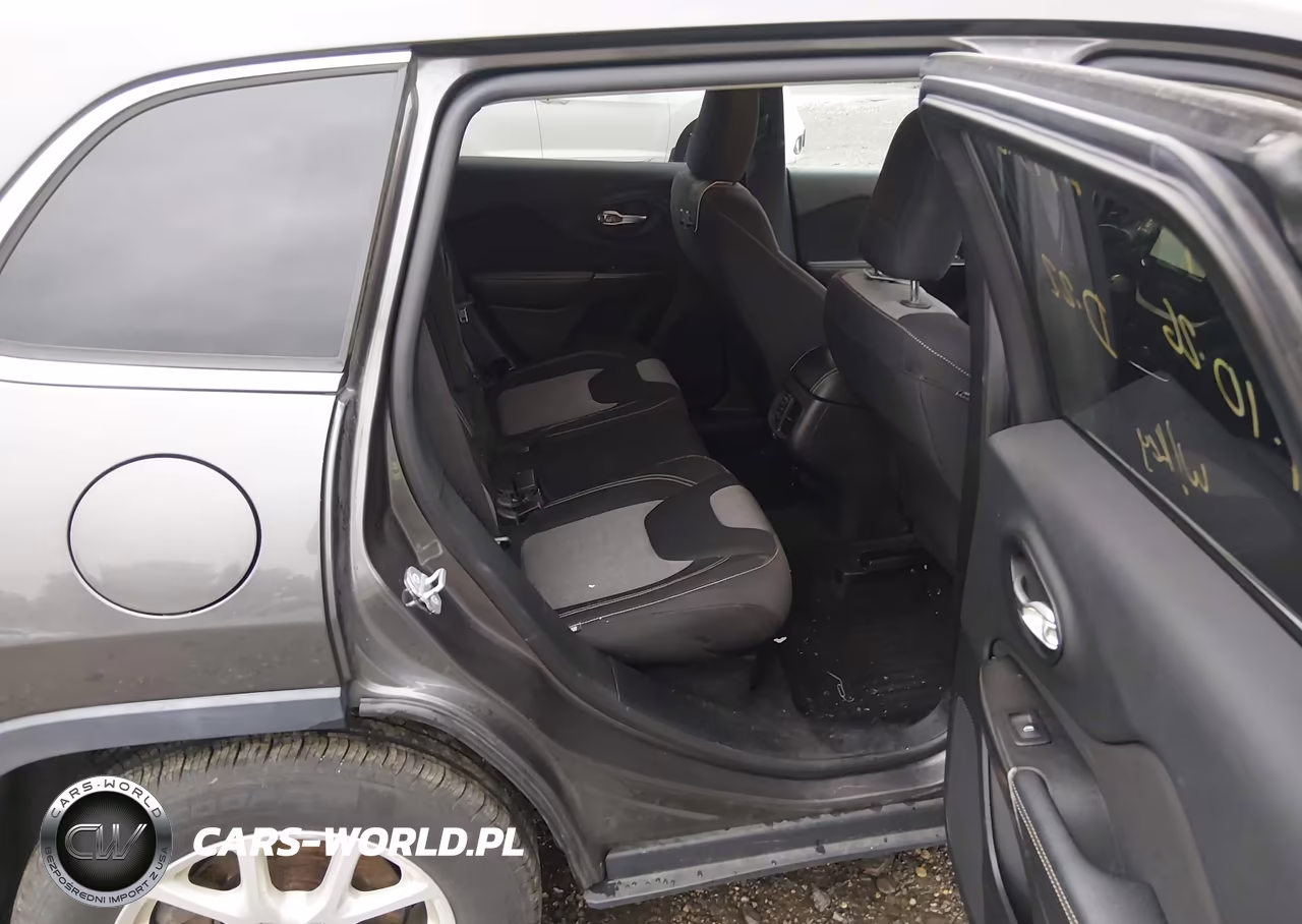 2014 Jeep Cherokee Latitude VIN:1C4PJMCS7EW137957 - 8