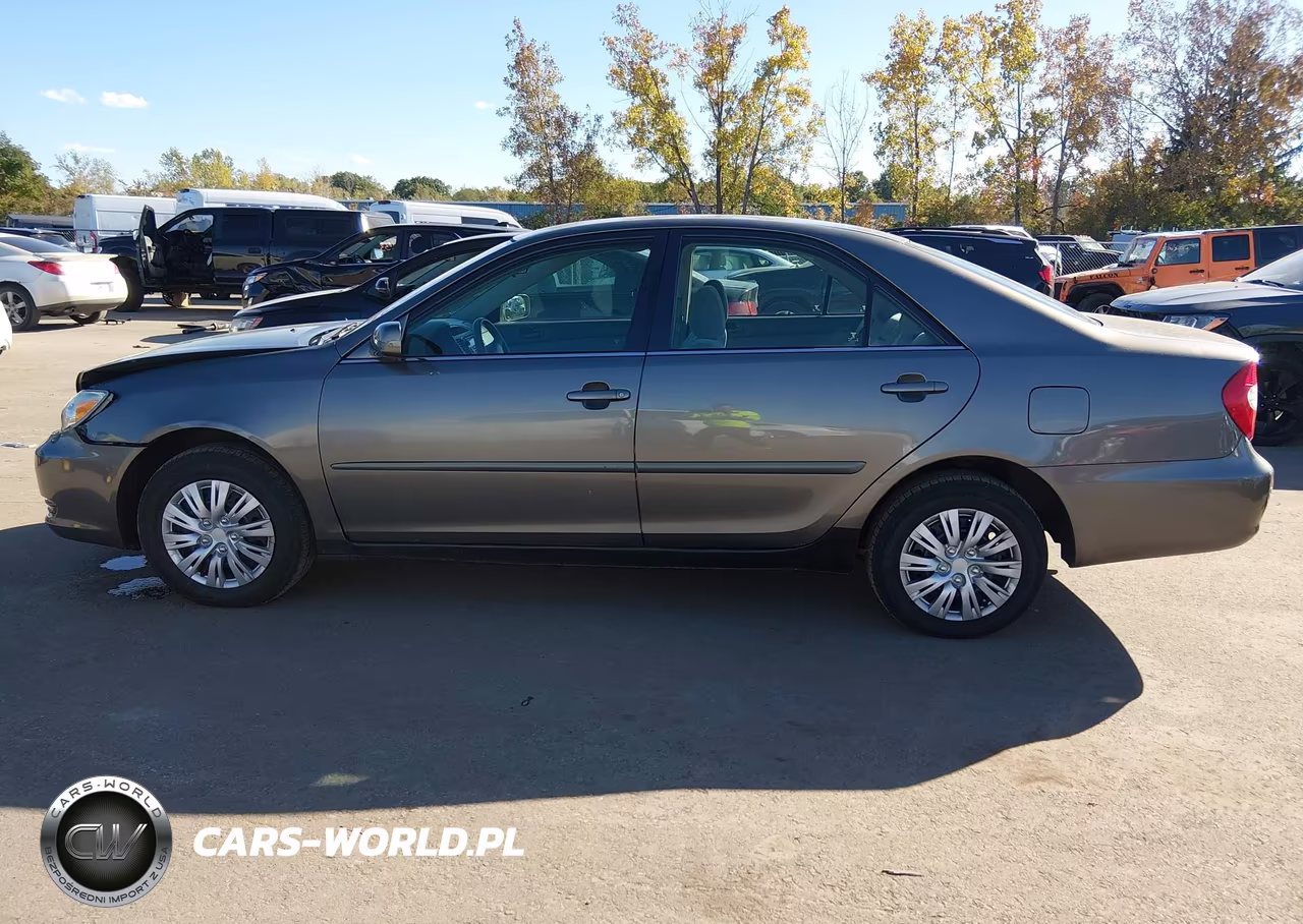 2002 Toyota Camry Le VIN:4T1BE32K02U586684 - 14