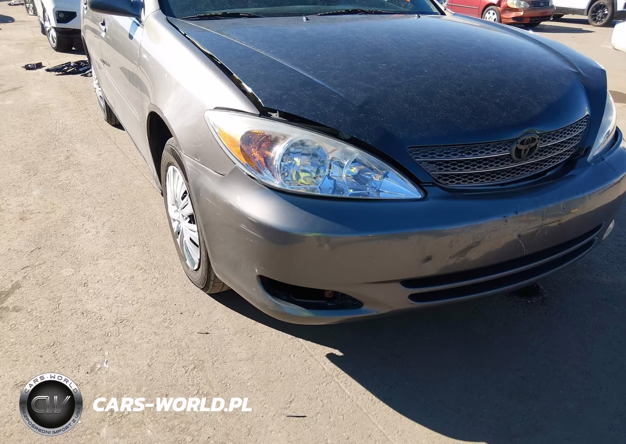 2002 Toyota Camry Le VIN:4T1BE32K02U586684 - 17