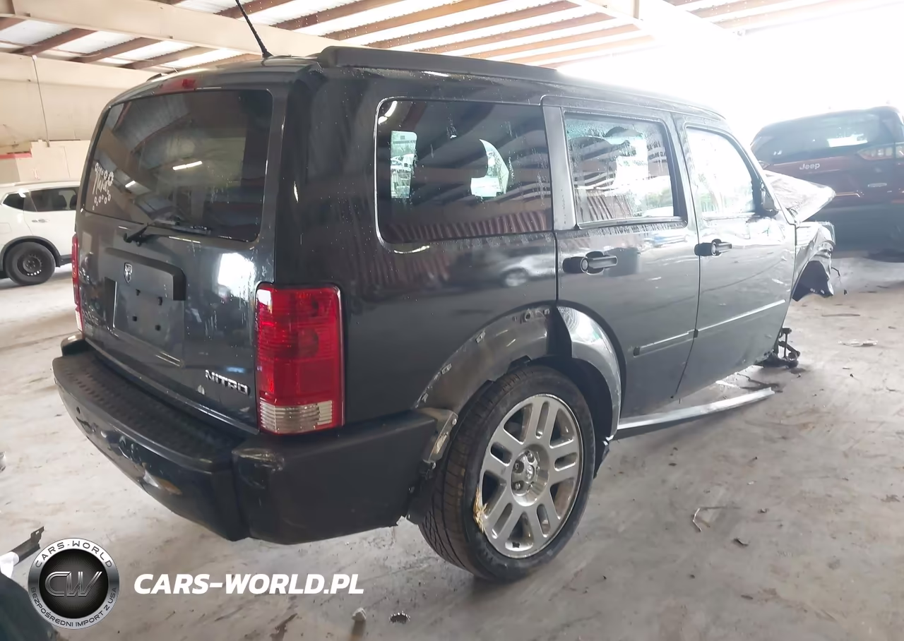 2011 Dodge Nitro Heat VIN:1D4PT4GK5BW528737 - 4