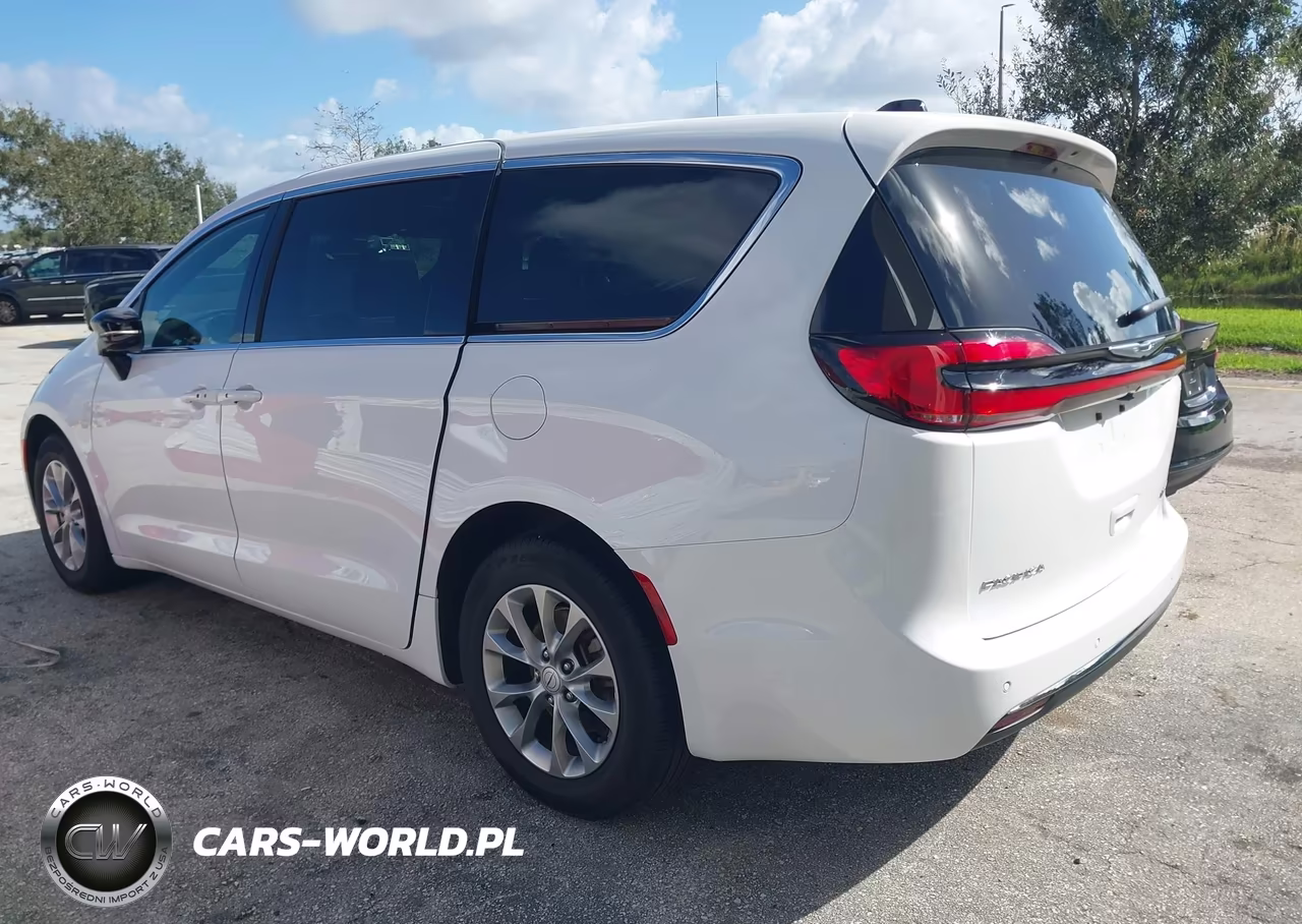 2026 Chrysler Pacifica Limited VIN:2C4RC1GG2TR177697 - 3