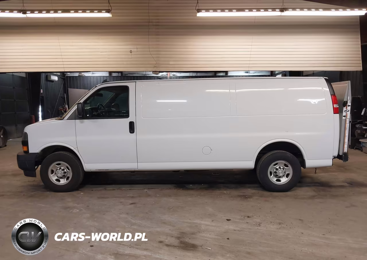 2018 Chevrolet Express 3500 Work Van VIN:1GCZGHFGXJ1275537 - 19