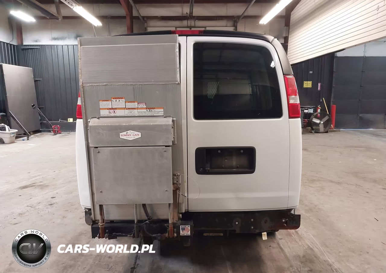 2018 Chevrolet Express 3500 Work Van VIN:1GCZGHFGXJ1275537 - 21
