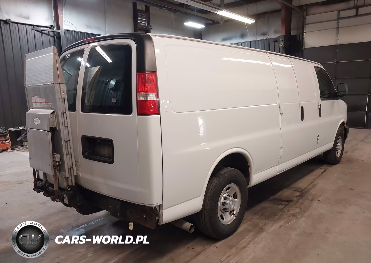 2018 Chevrolet Express 3500 Work Van VIN:1GCZGHFGXJ1275537 - 4