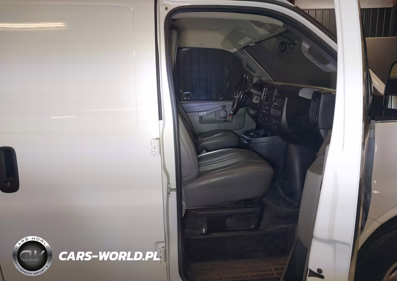 2018 Chevrolet Express 3500 Work Van VIN:1GCZGHFGXJ1275537 - 5