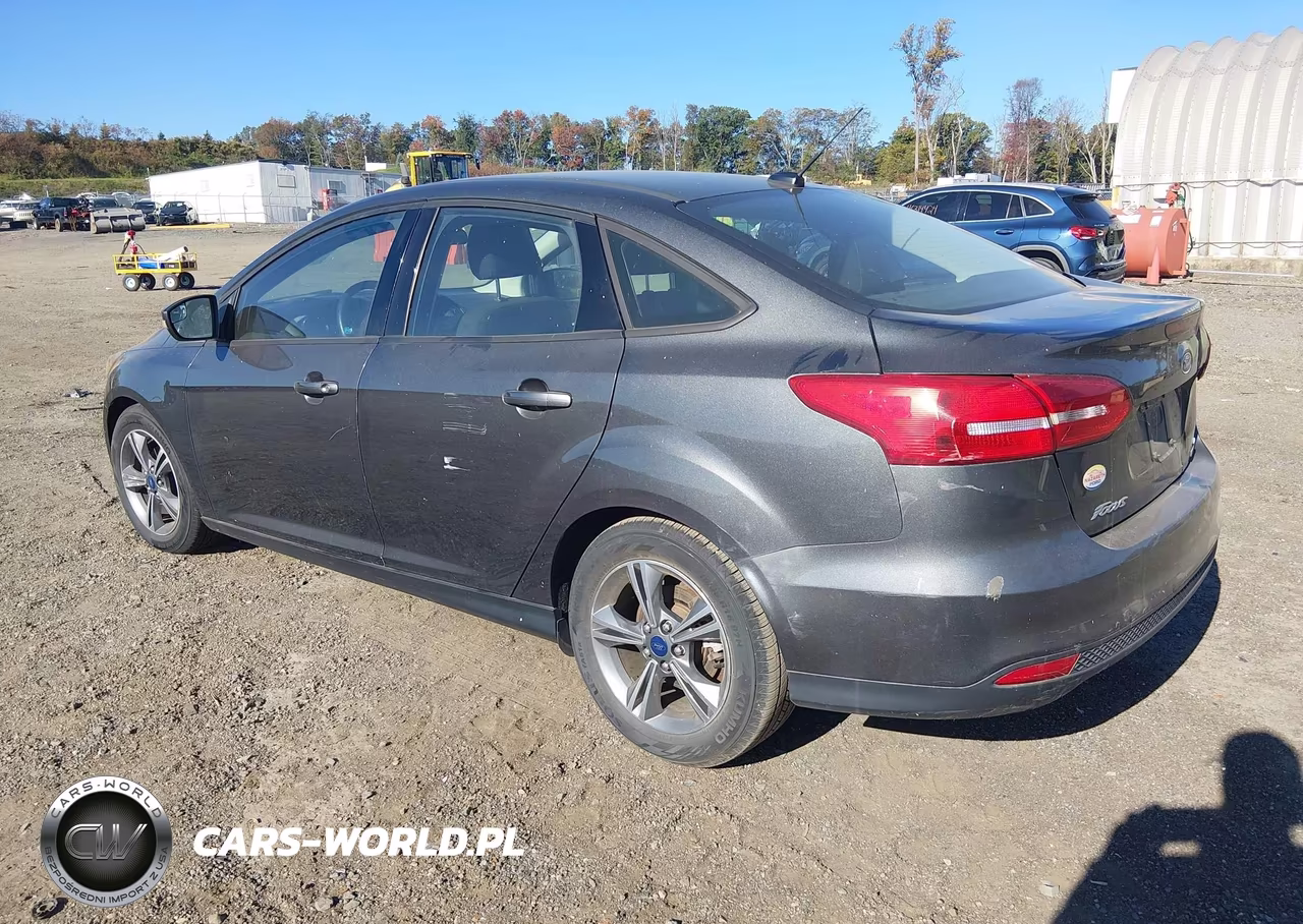 2017 Ford Focus Se VIN:1FADP3FE8HL274337 - 3
