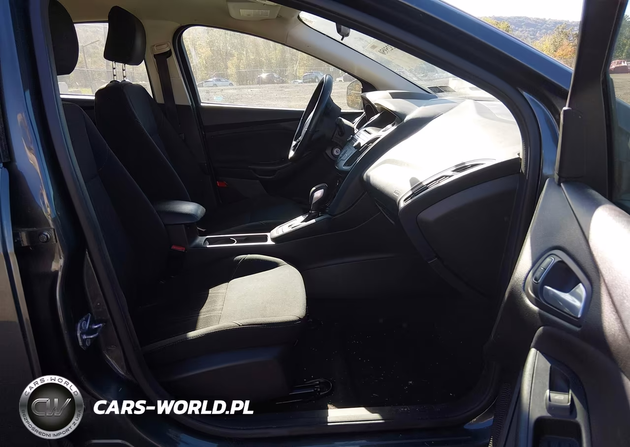2017 Ford Focus Se VIN:1FADP3FE8HL274337 - 5