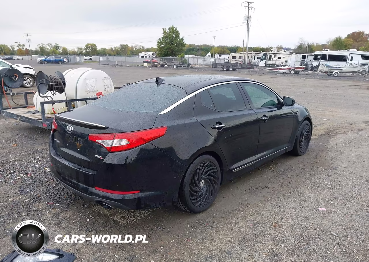 2013 Kia Optima Sx VIN:5XXGR4A67DG166129 - 4