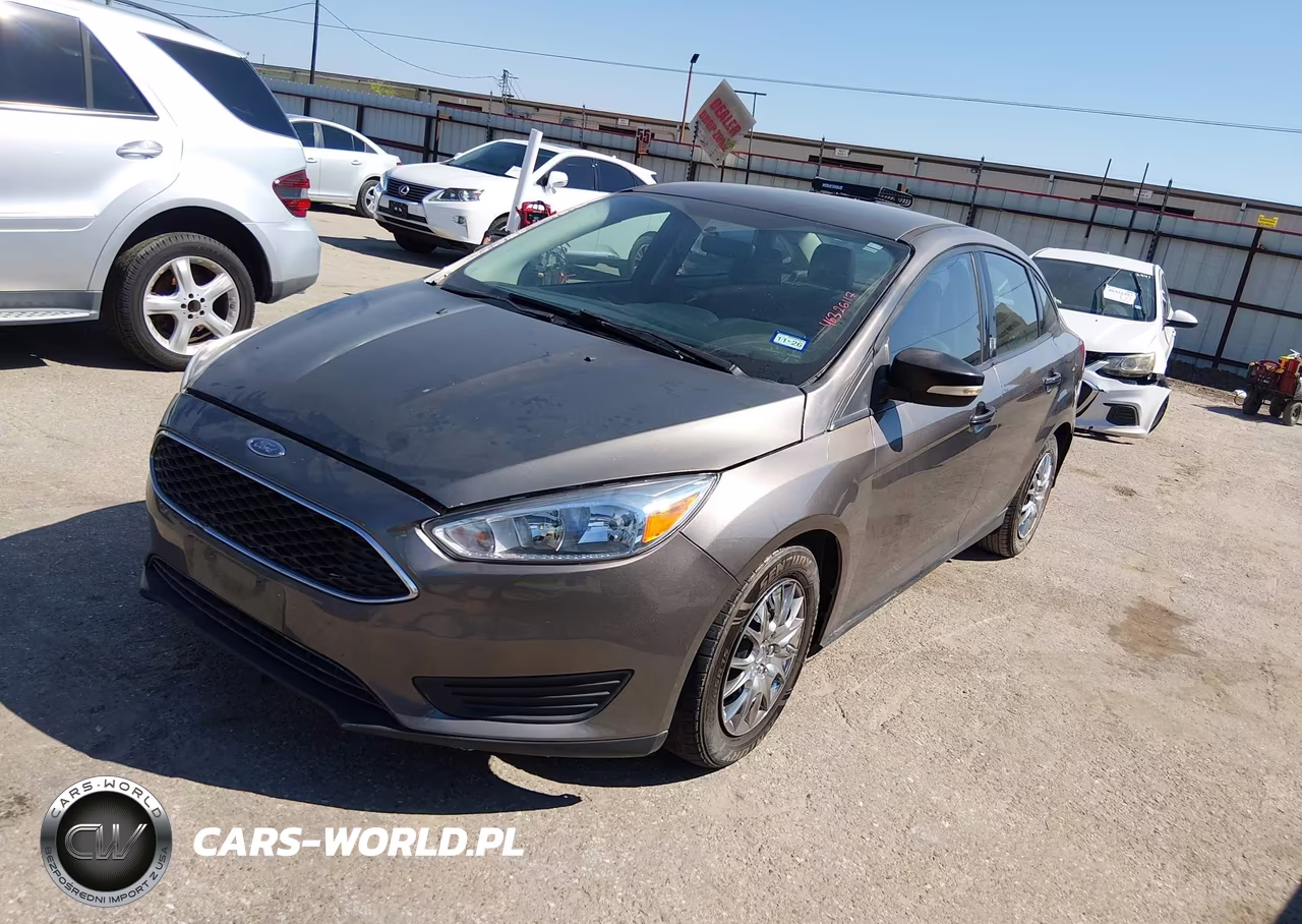 2018 Ford Focus Se VIN:1FADP3F2XJL212868 - 2