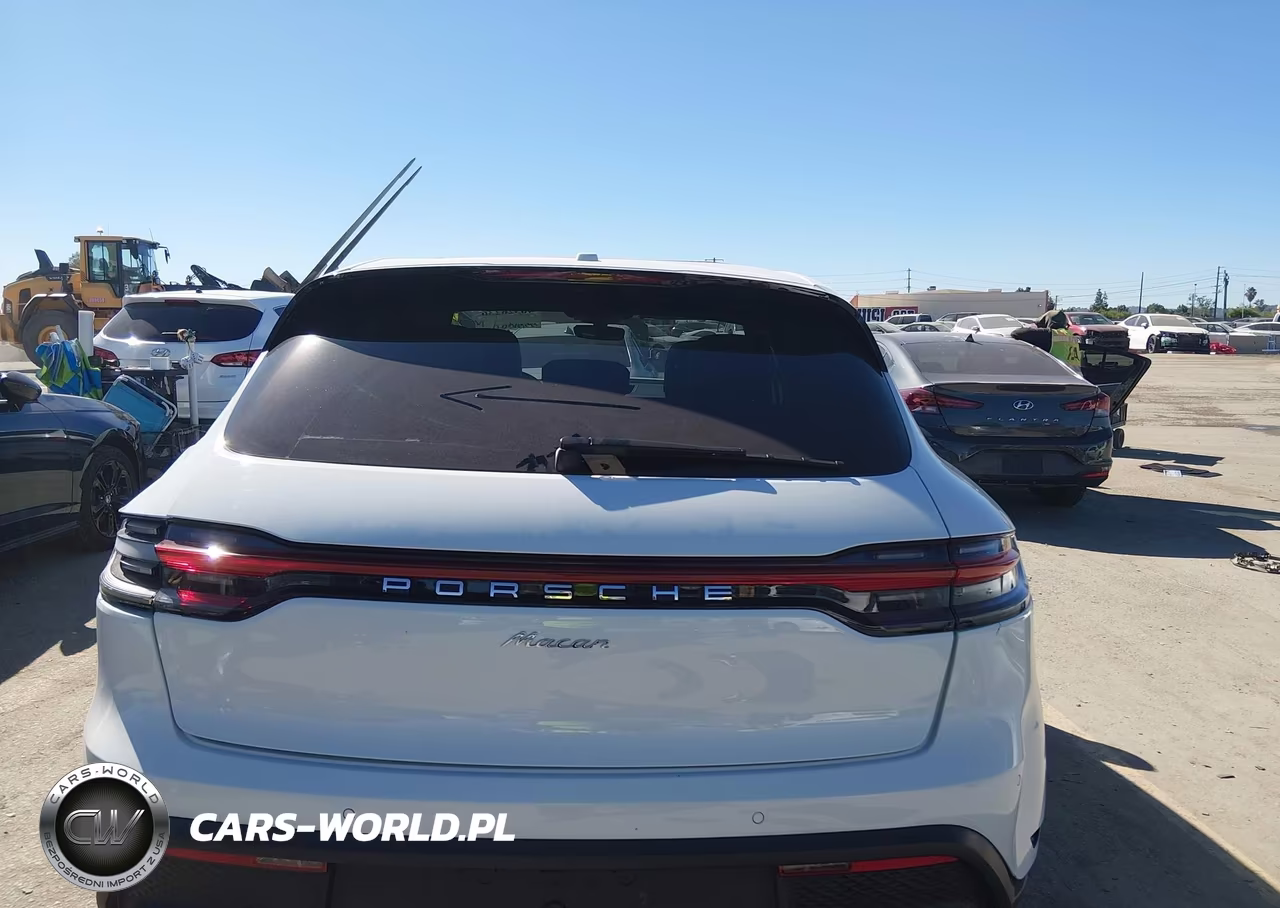2022 Porsche Macan VIN:WP1AA2A52NLB07921 - 16