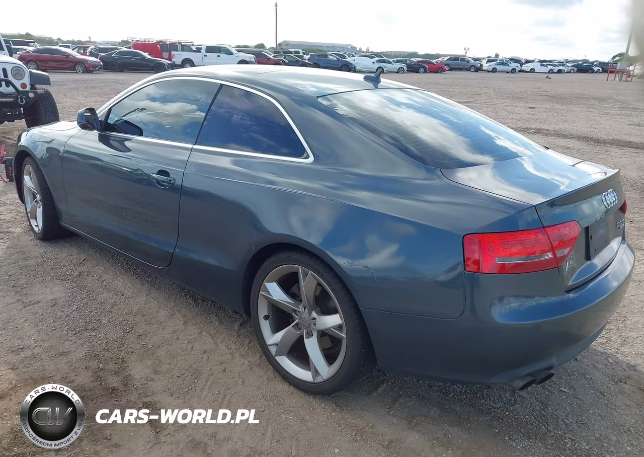 2010 Audi A5 2.0T Premium VIN:WAULFAFR1AA001996 - 3