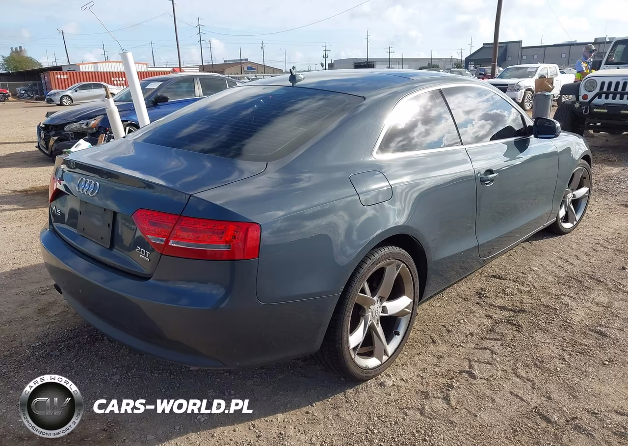 2010 Audi A5 2.0T Premium VIN:WAULFAFR1AA001996 - 4