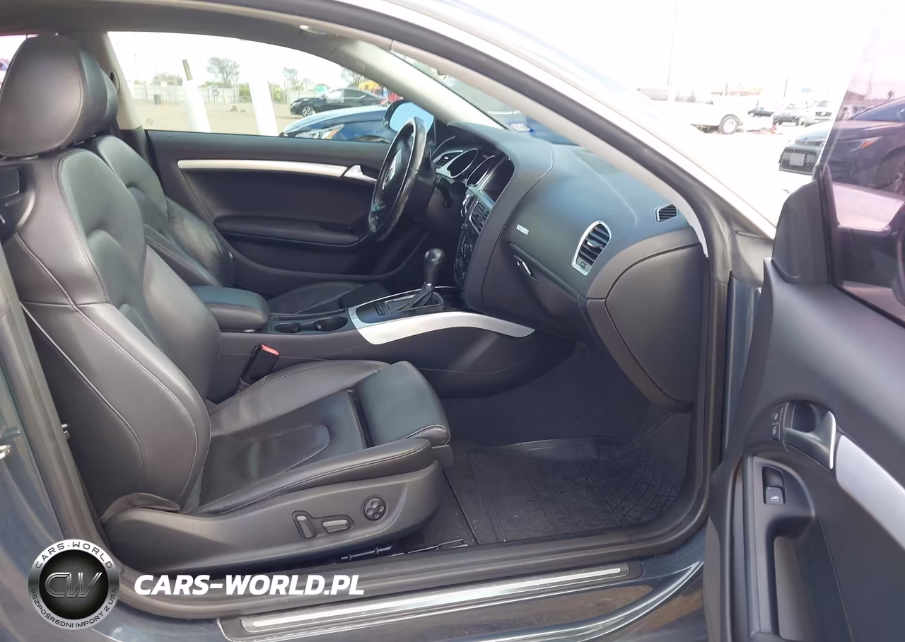 2010 Audi A5 2.0T Premium VIN:WAULFAFR1AA001996 - 5
