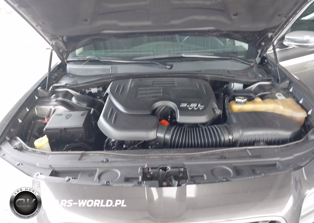 2019 Chrysler 300 Limited VIN:2C3CCAEG1KH536703 - 10
