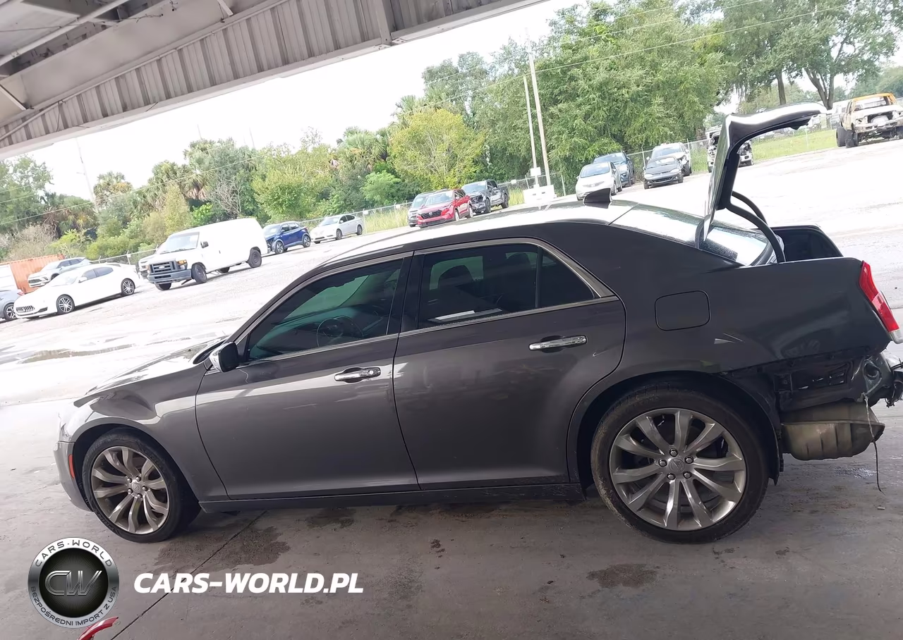 2019 Chrysler 300 Limited VIN:2C3CCAEG1KH536703 - 14