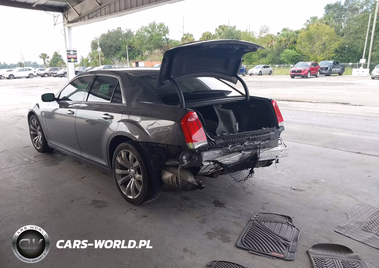 2019 Chrysler 300 Limited VIN:2C3CCAEG1KH536703 - 3