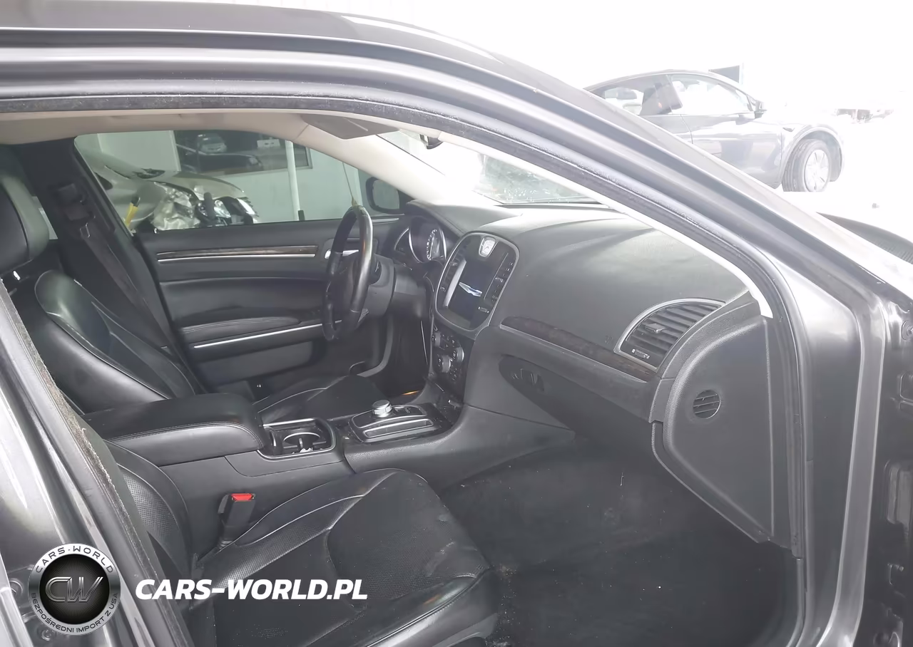 2019 Chrysler 300 Limited VIN:2C3CCAEG1KH536703 - 5