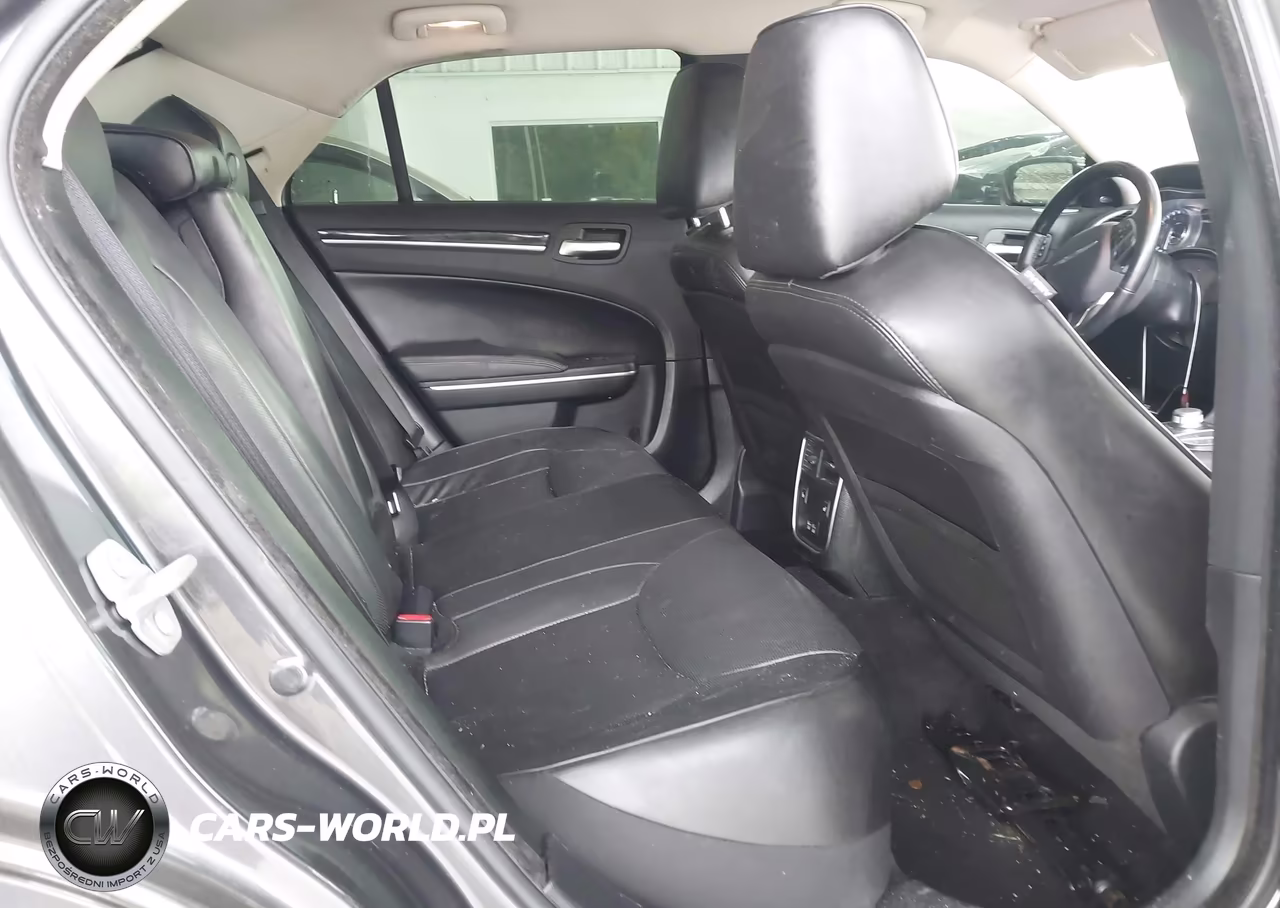 2019 Chrysler 300 Limited VIN:2C3CCAEG1KH536703 - 8