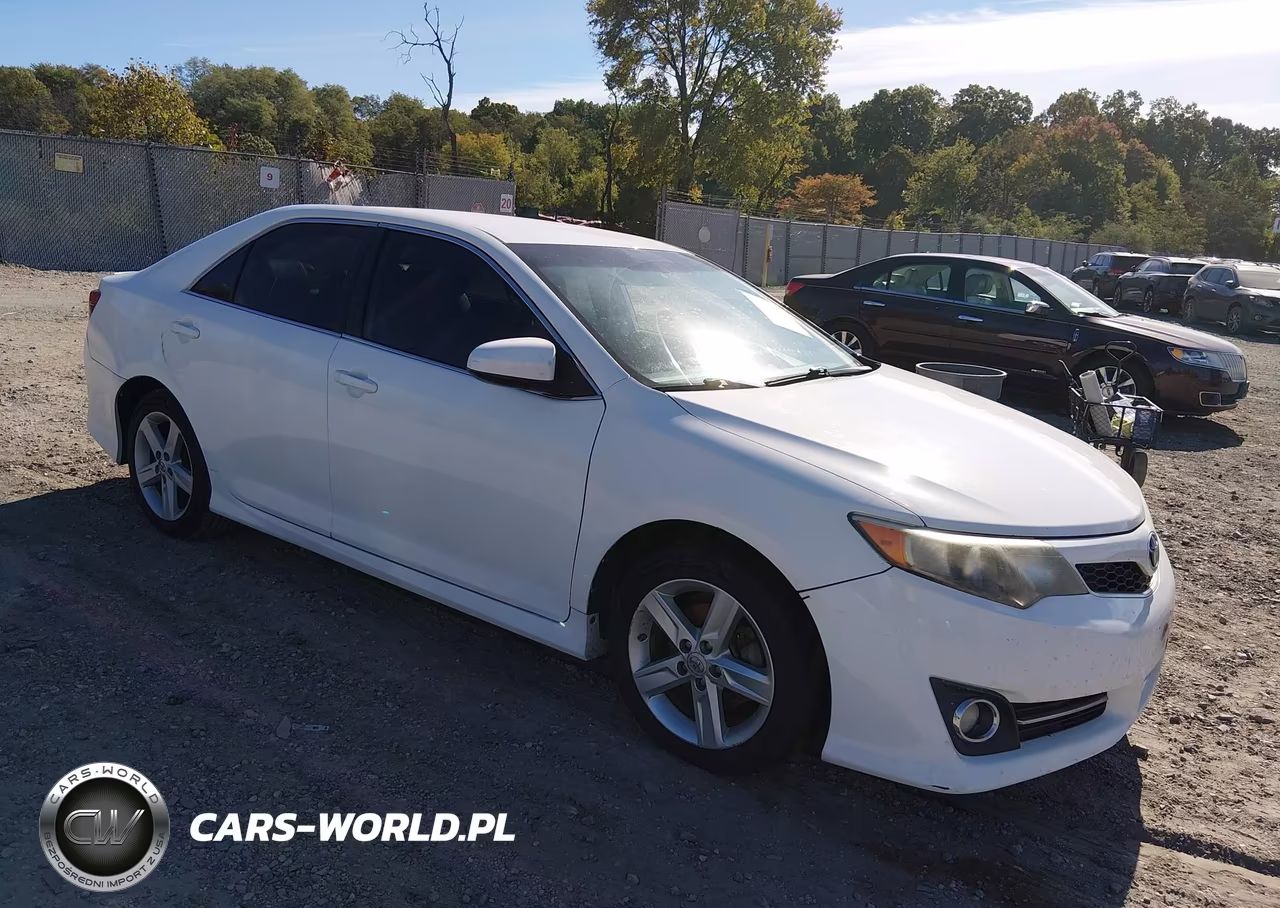 2014 Toyota Camry Se – zdjęcie 1 z 16