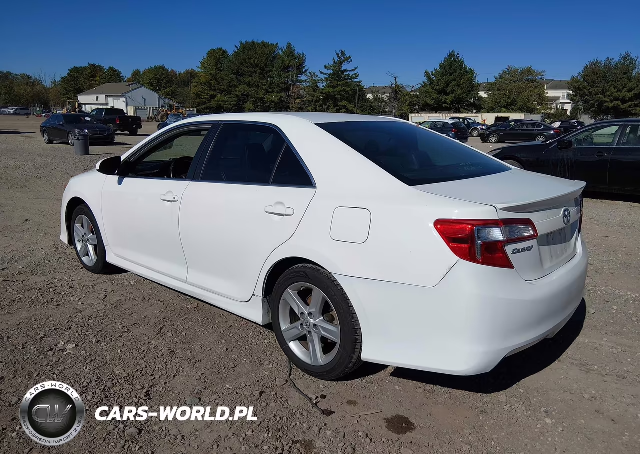 2014 Toyota Camry Se VIN:4T1BF1FK7EU328758 - 3