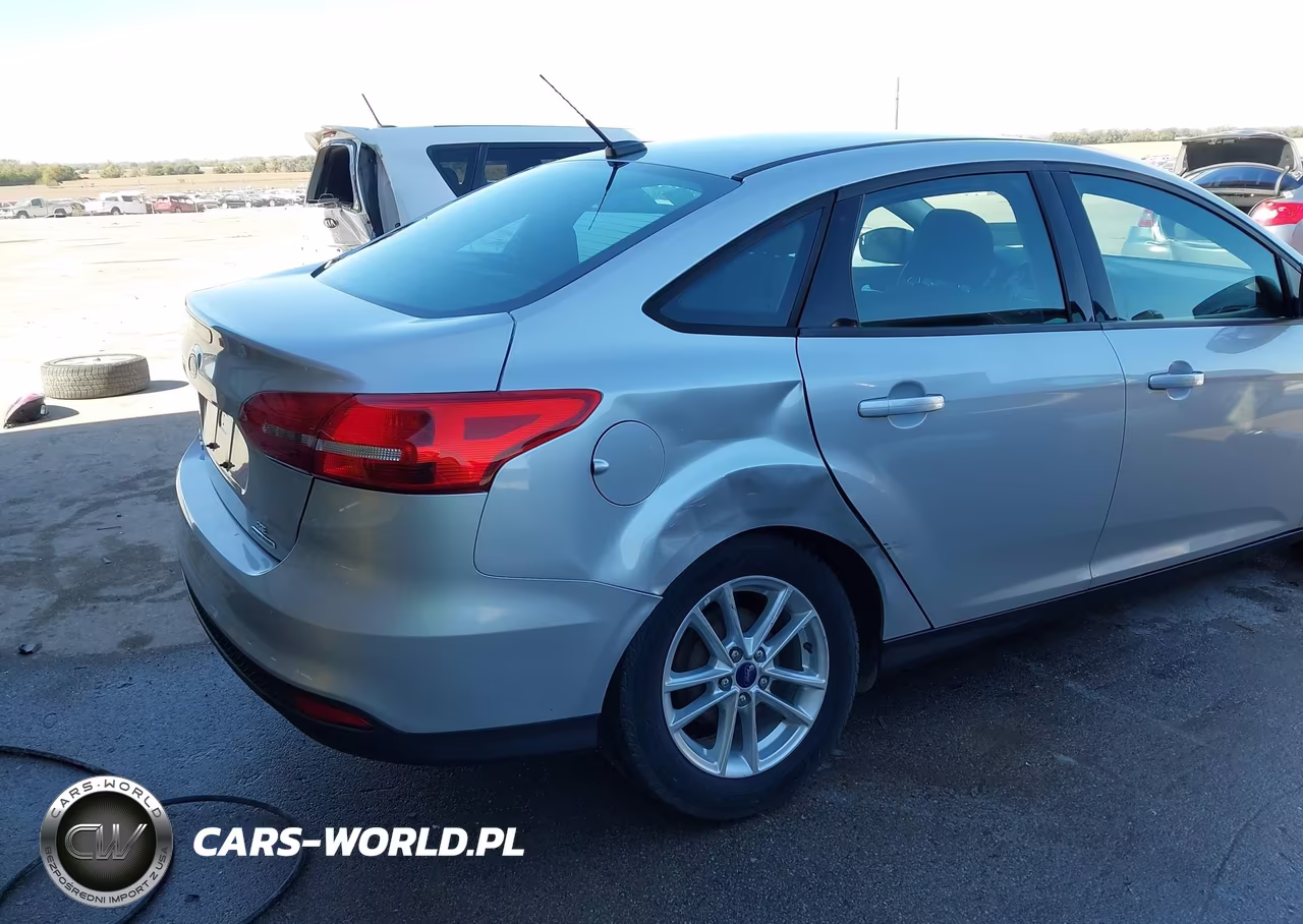 2016 Ford Focus Se VIN:1FADP3F26GL347760 - 6
