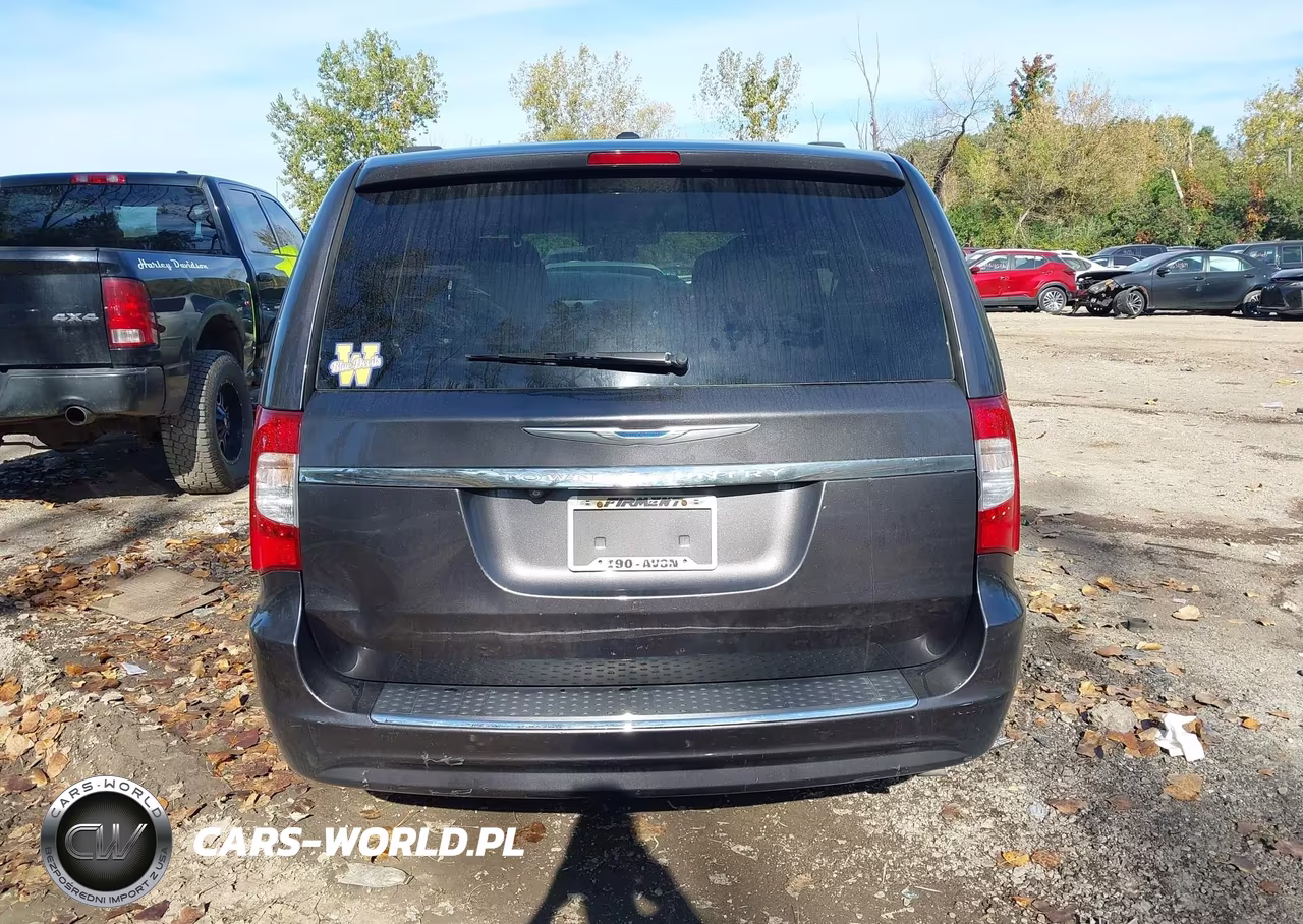 2015 Chrysler Town & Country Touring VIN:2C4RC1BG8FR504910 - 17