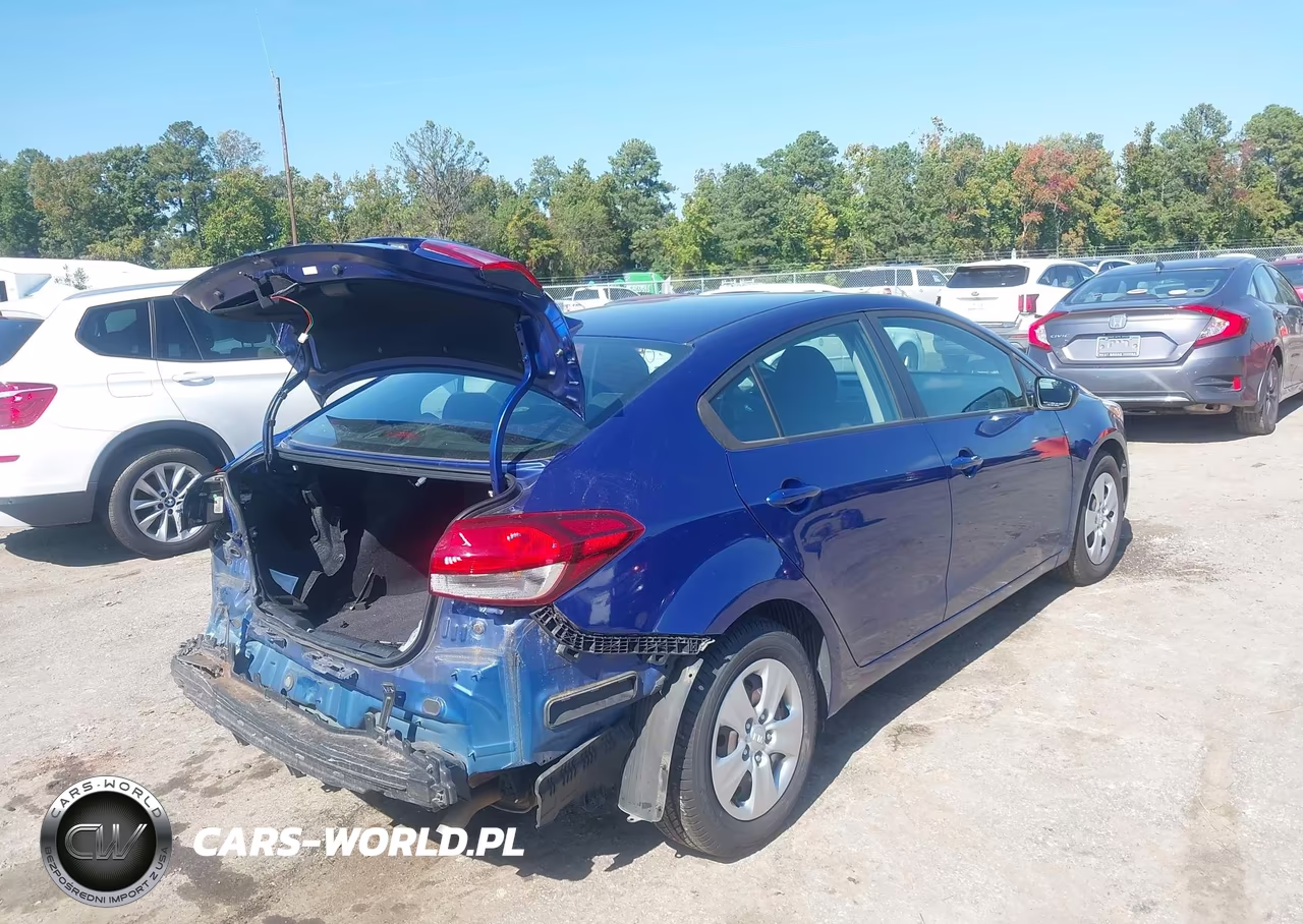 2017 Kia Forte Lx VIN:3KPFK4A75HE093821 - 4