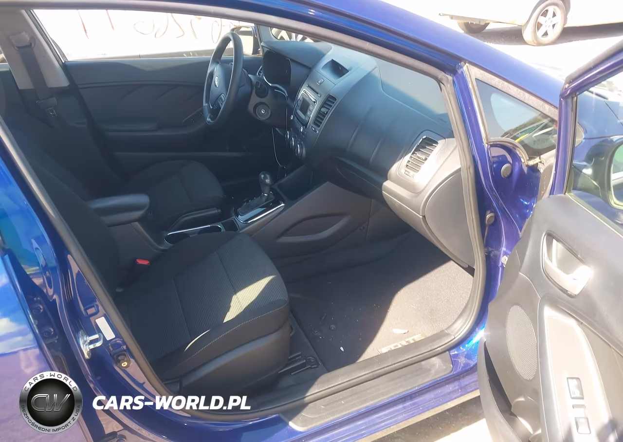 2017 Kia Forte Lx VIN:3KPFK4A75HE093821 - 5