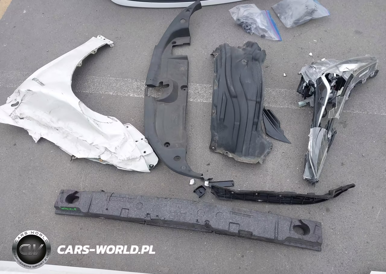 2019 Toyota Prius Le VIN:JTDKARFU1K3090958 - 18