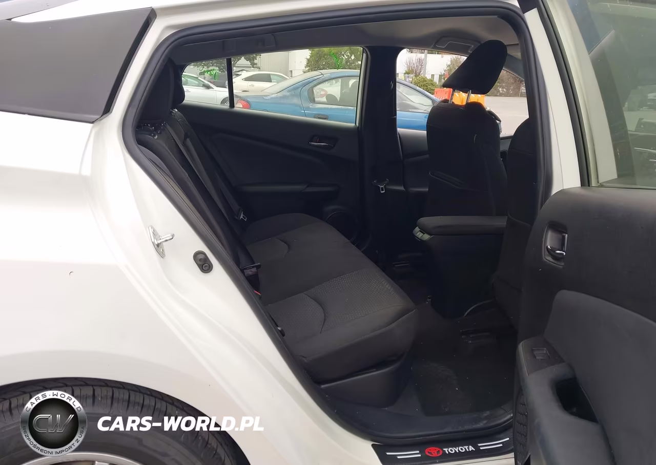 2019 Toyota Prius Le VIN:JTDKARFU1K3090958 - 8