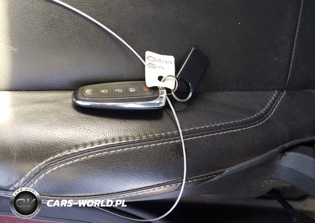 2013 Ford Focus Titanium VIN:1FADP3J25DL378873 - 11