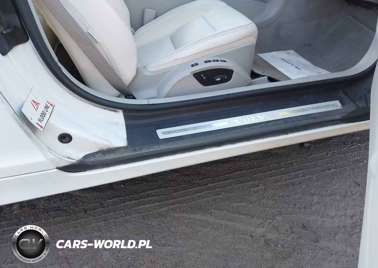 2012 Volvo C70 T5 VIN:YV1672MCXCJ123142 - 13