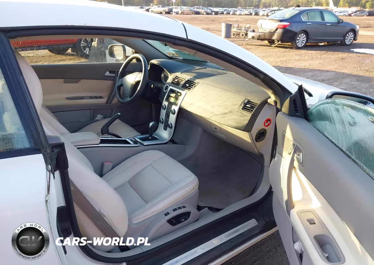 2012 Volvo C70 T5 VIN:YV1672MCXCJ123142 - 5