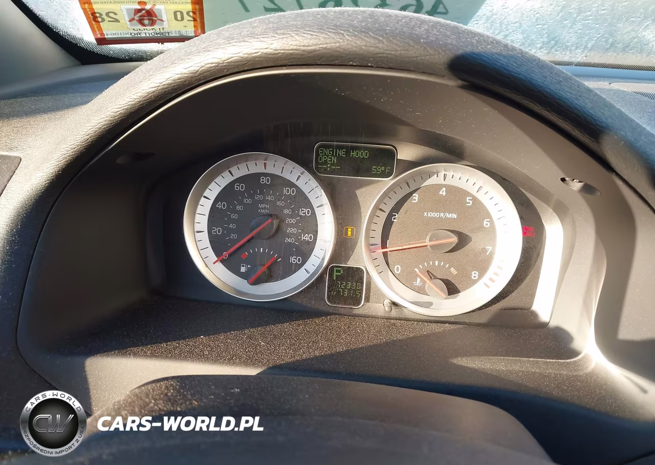 2012 Volvo C70 T5 VIN:YV1672MCXCJ123142 - 7