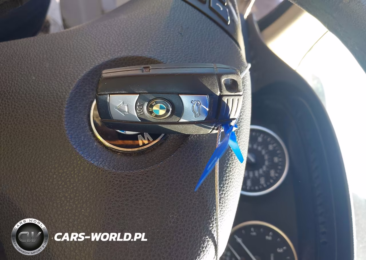 2010 BMW 528I xDrive VIN:WBANV1C59AC158600 - 11