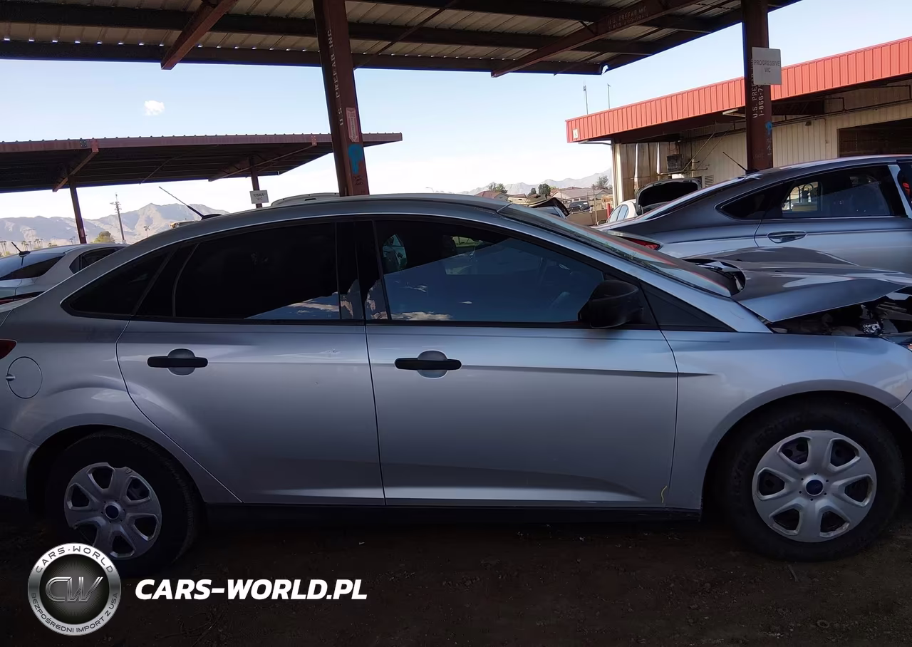 2018 Ford Focus S VIN:1FADP3E25JL322812 - 13