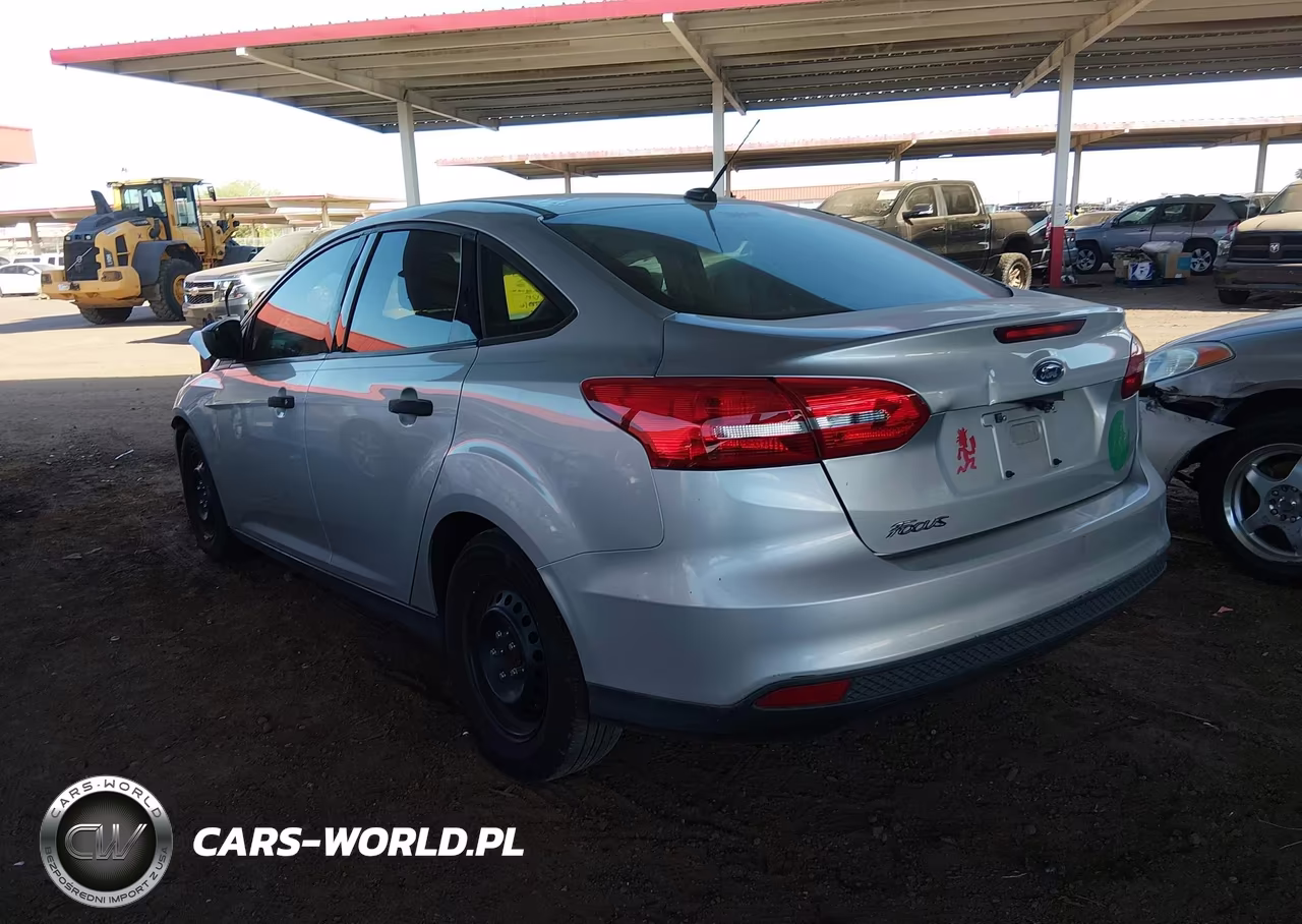 2018 Ford Focus S VIN:1FADP3E25JL322812 - 3
