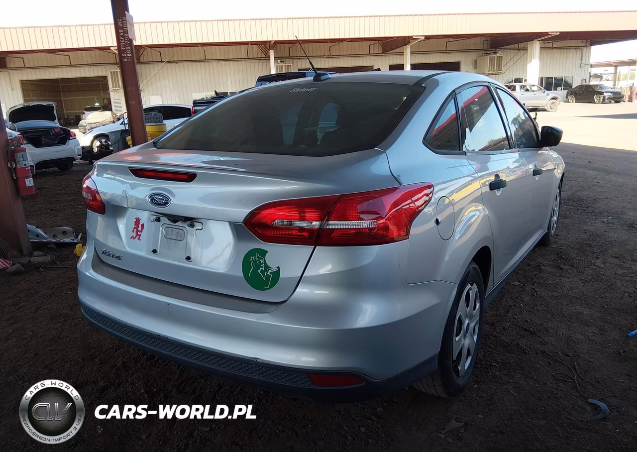2018 Ford Focus S VIN:1FADP3E25JL322812 - 4