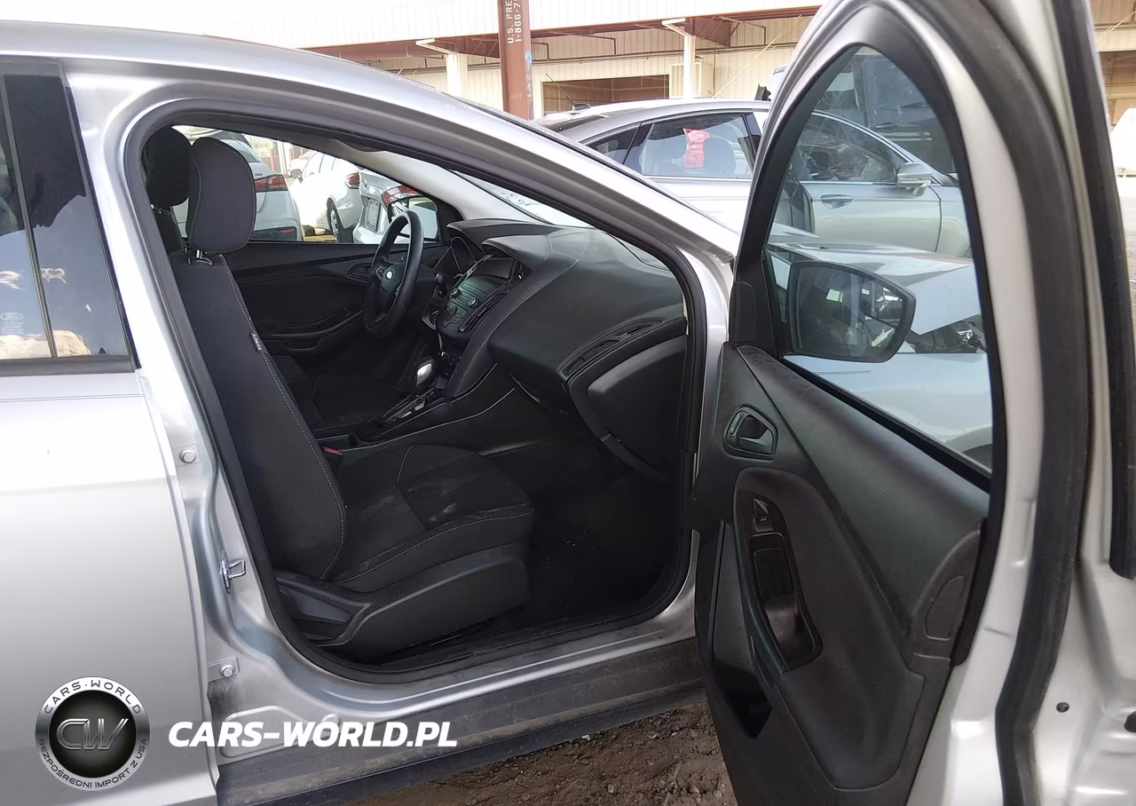 2018 Ford Focus S VIN:1FADP3E25JL322812 - 5