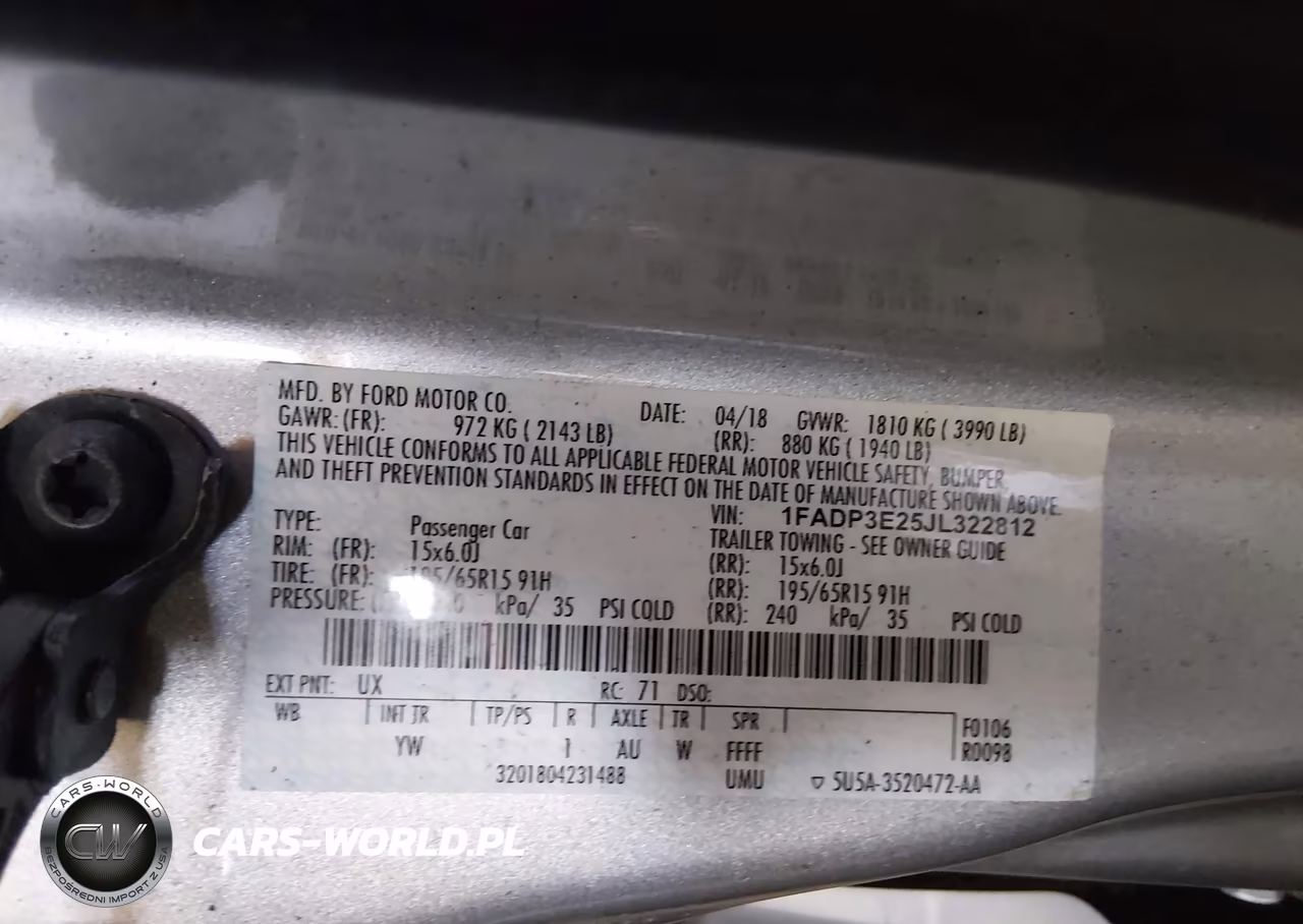 2018 Ford Focus S VIN:1FADP3E25JL322812 - 9
