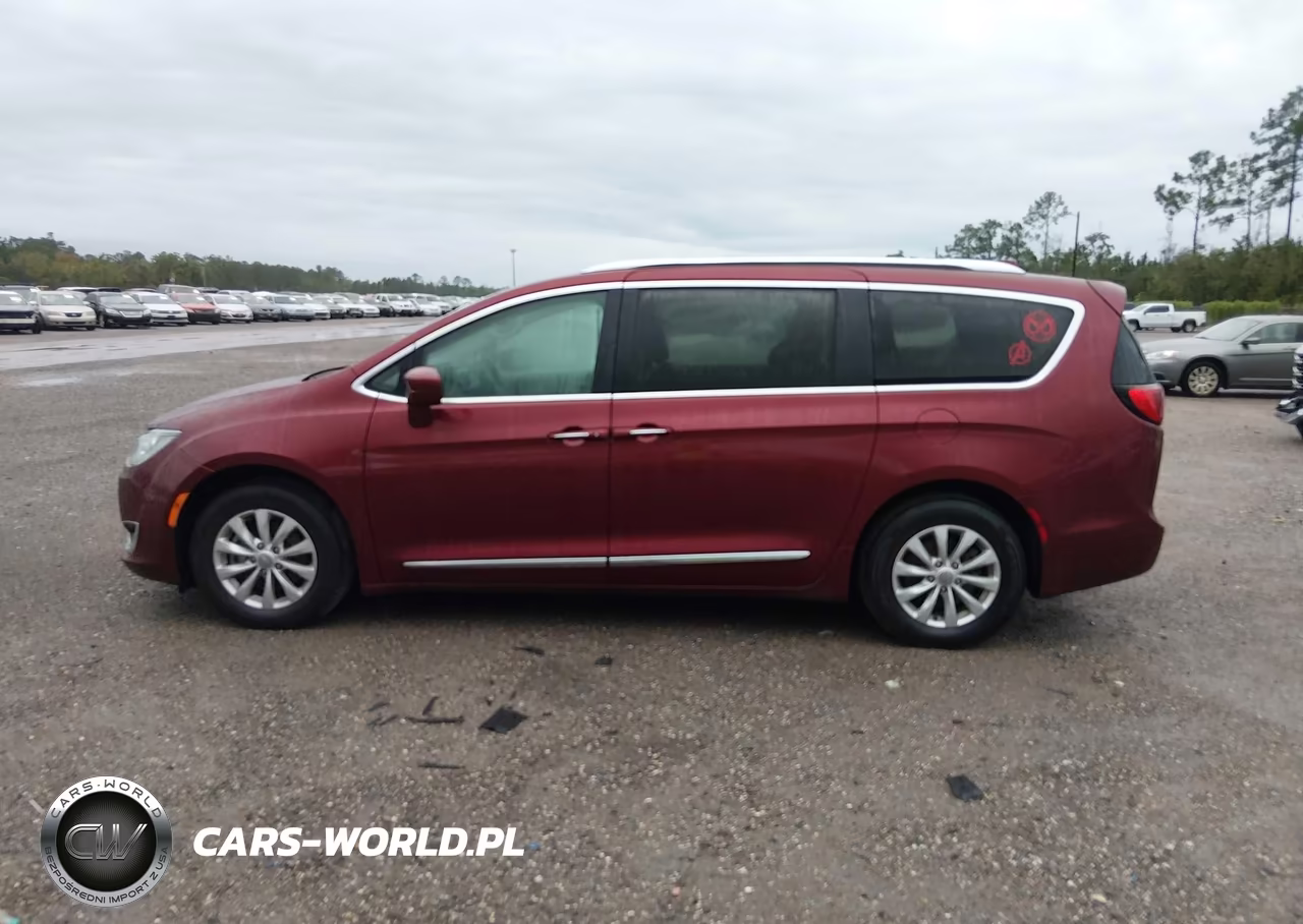 2019 Chrysler Pacifica Touring L VIN:2C4RC1BG7KR539271 - 14