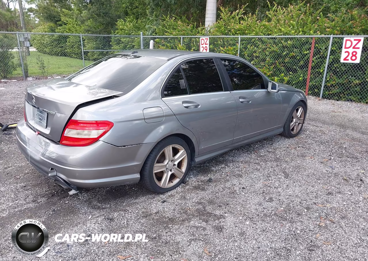 2010 Mercedes-Benz C 300 Luxury-Sport VIN:WDDGF5EB9AR098274 - 4