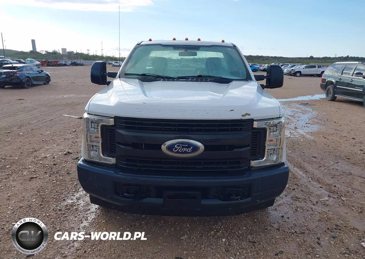 2018 Ford F-350 Chassis Xl VIN:1FDRF3G69JEC69602 - 18